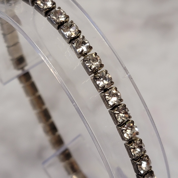 Rhinestone Tennis Bracelet Silver Tone Stretch Classic Formal Costume‎ Jewelry - Picture 2 of 4